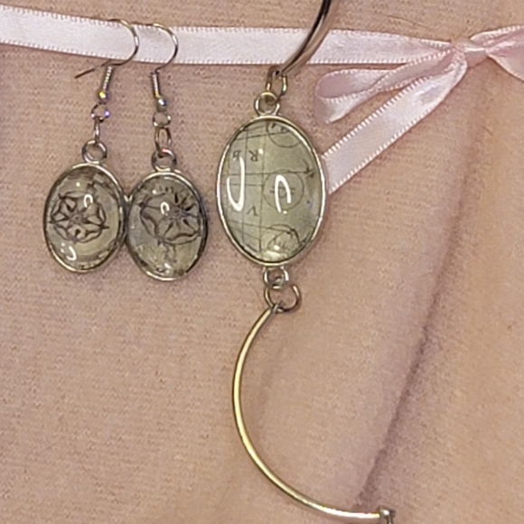 Song of Flowers Bracelet & Earring Set - Picture 6 of 16